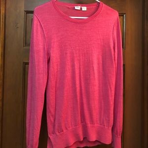 Gap sweater